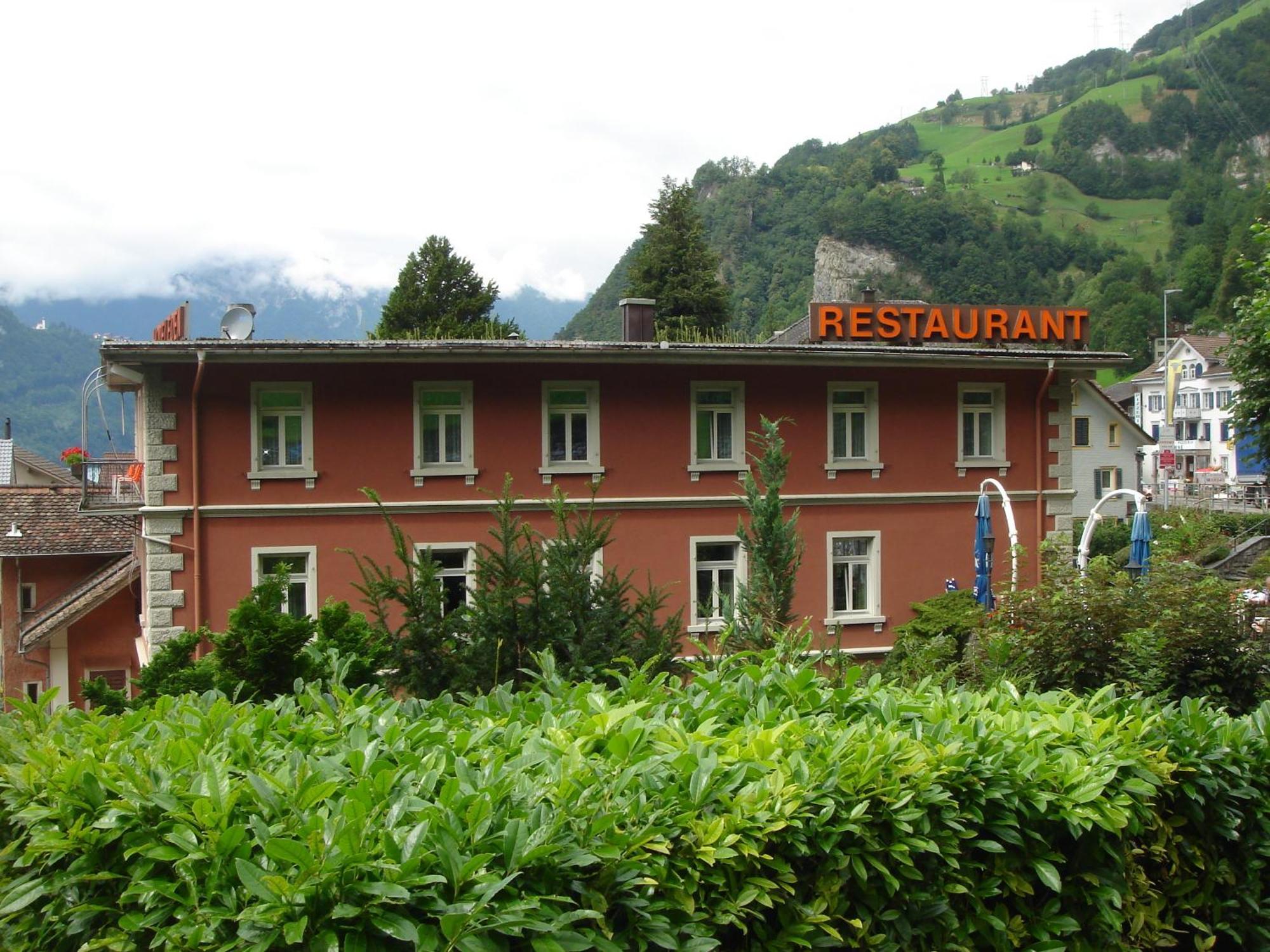 Hotel Eden Sisikon Exterior foto